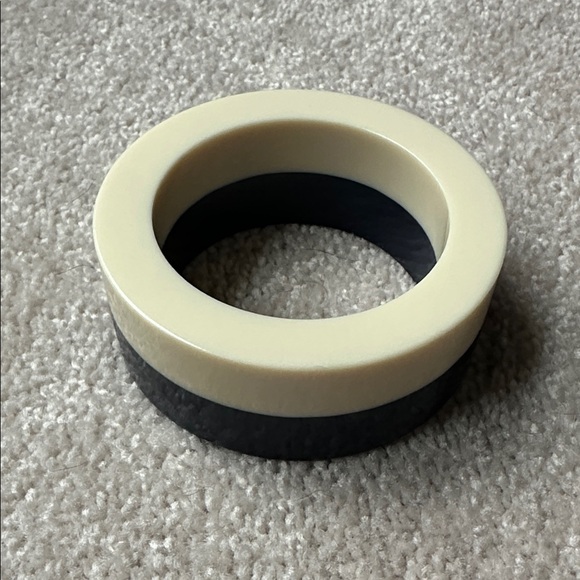 Kule Bangle - Picture 2 of 3